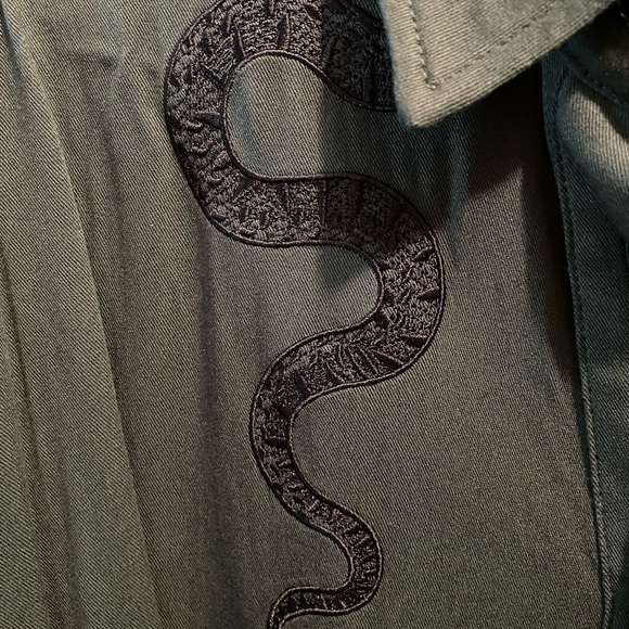Disturbia Dark Green Short Sleeve Dress with Snake Embroidery - NWT- Size 6 - Picture 7 of 7